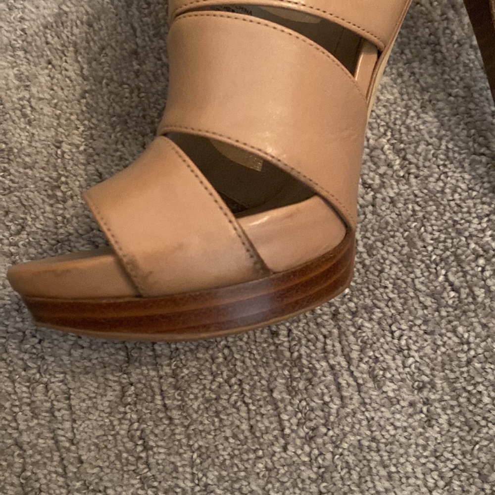 Elegant Tan Strappy Heels - Picture 9 of 10